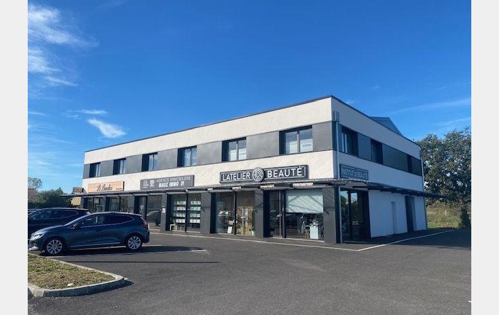 Activité commerciale   MAUZAC  85 m2 950 € 